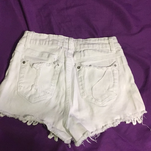 White, high waisted jean shorts - Picture 2 of 2